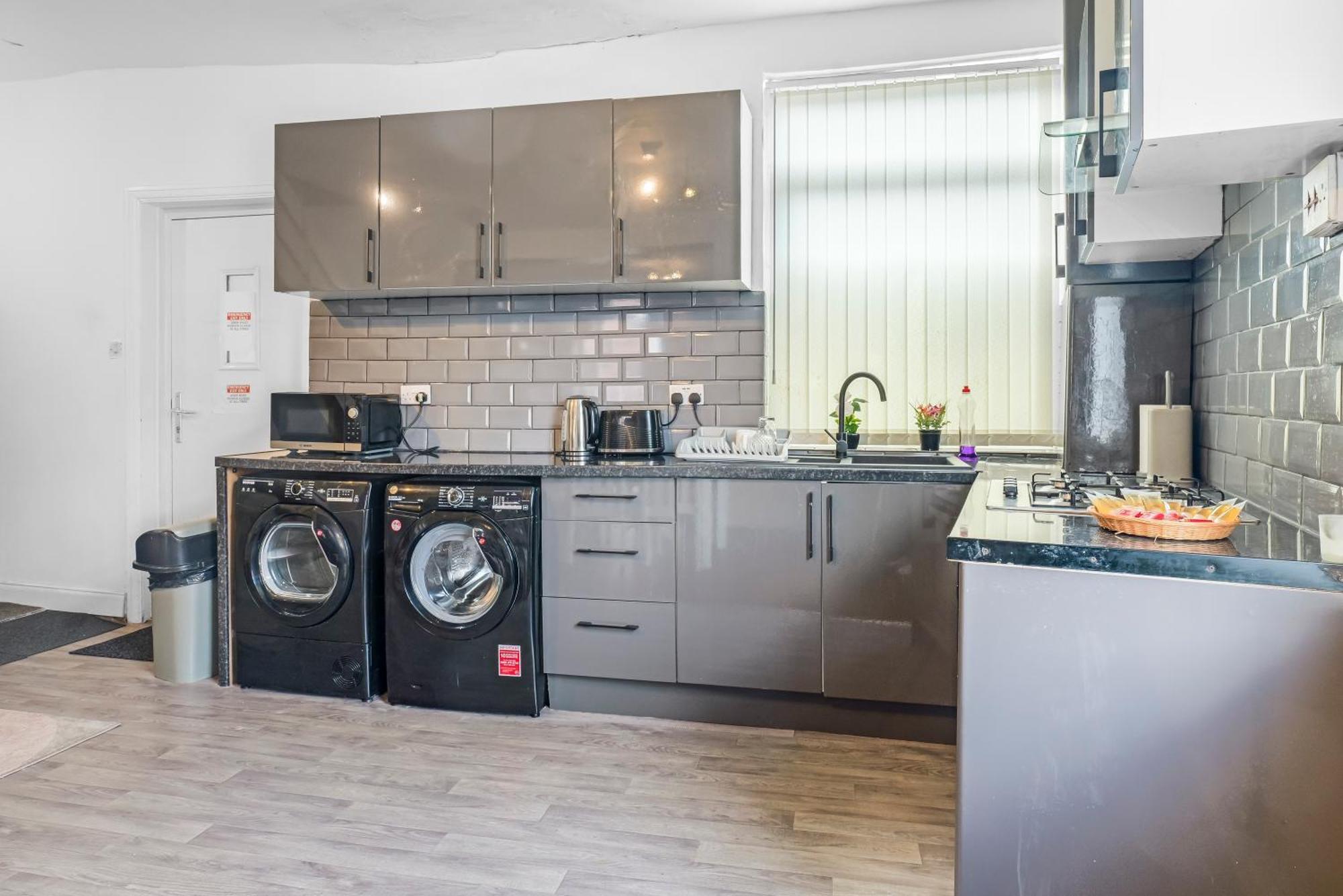 Rochdale 3 Bedroom House 2 Bath With Free Parking Sleeps 7 Exterior foto