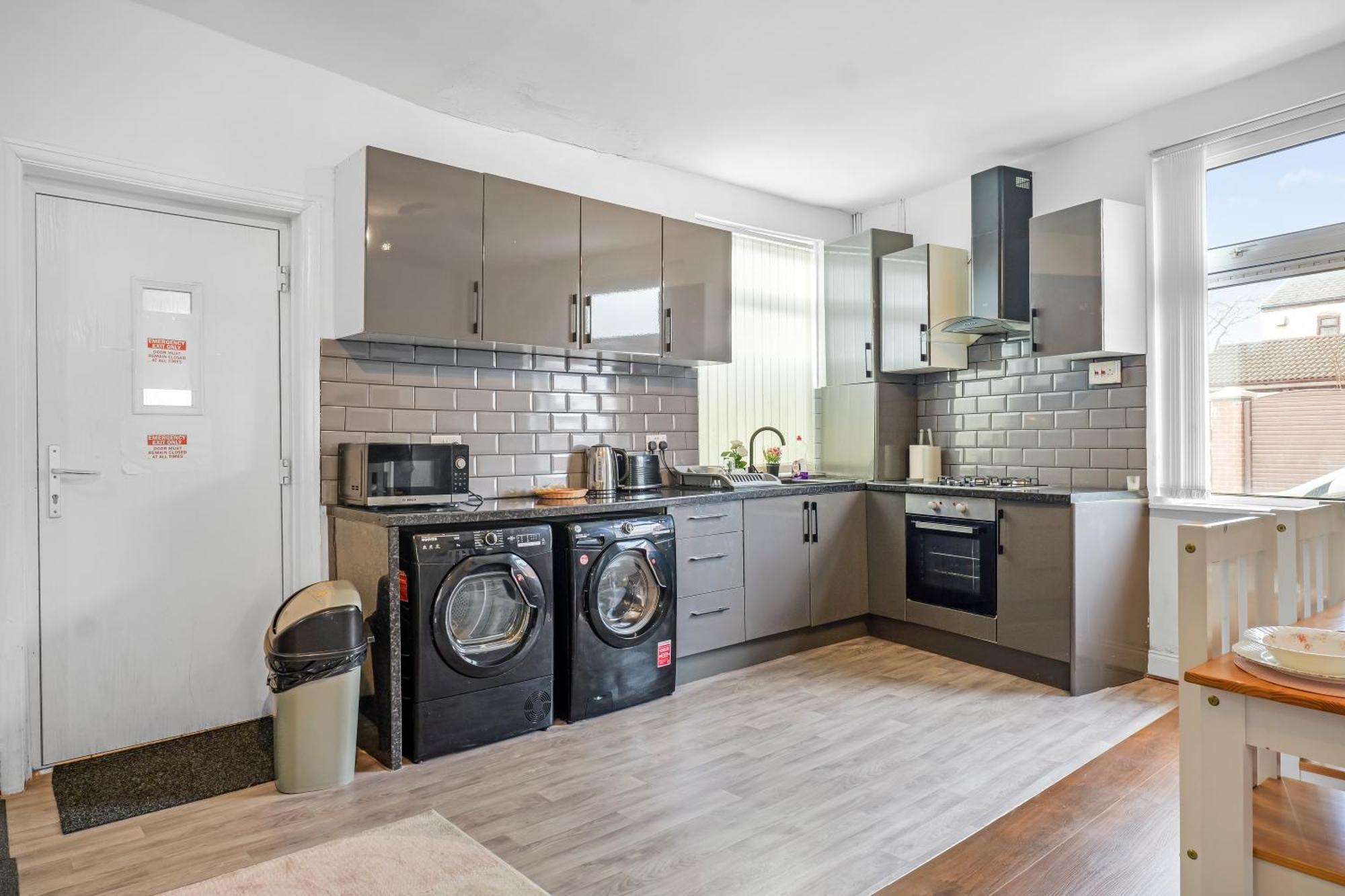 Rochdale 3 Bedroom House 2 Bath With Free Parking Sleeps 7 Exterior foto